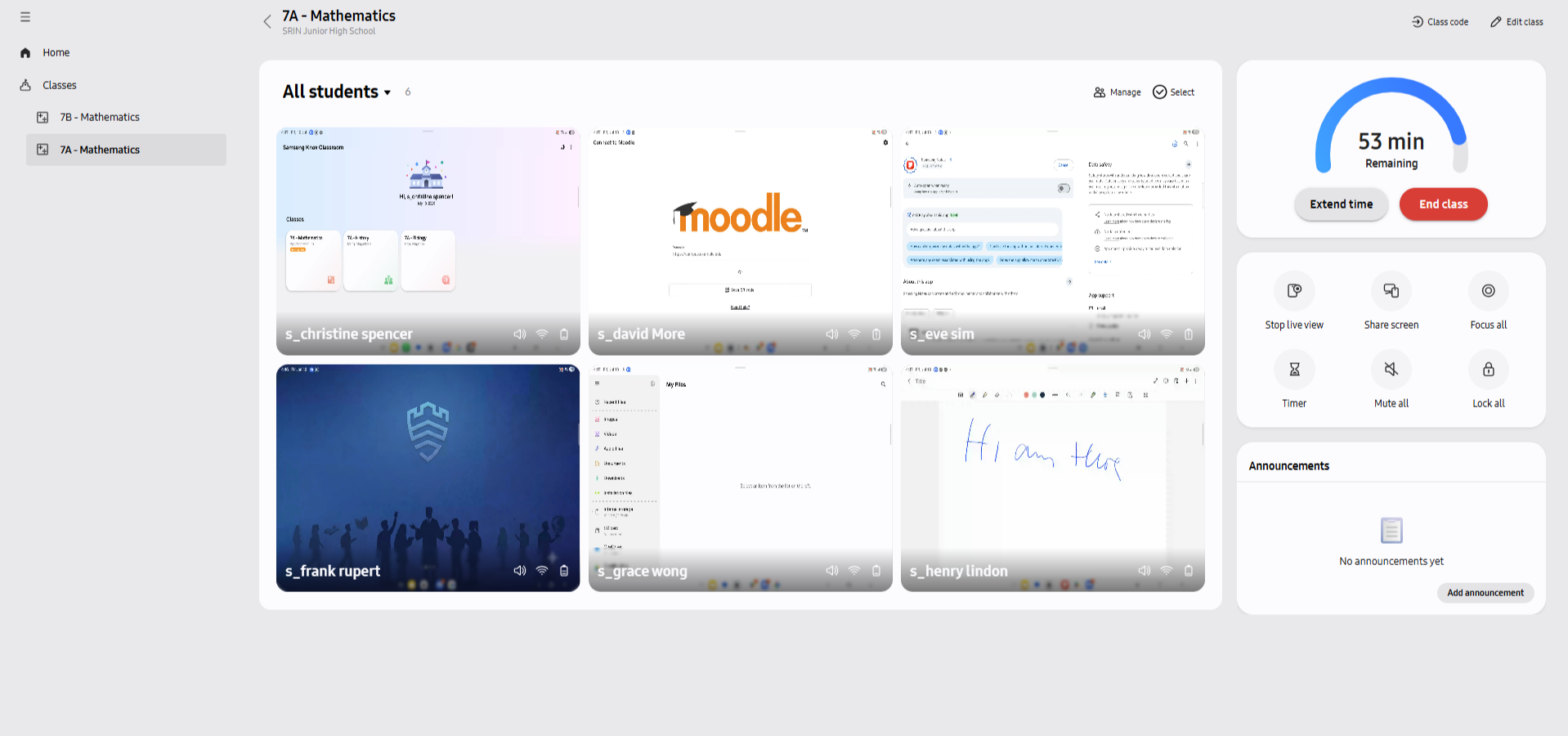 Live View showing multiple student screen thumbnails during an active class